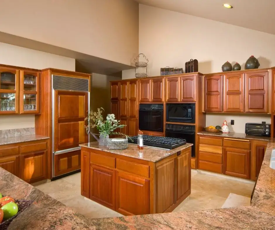 What Color Quartz Countertops Go With, What Color Countertops Go With Light Oak Cabinets